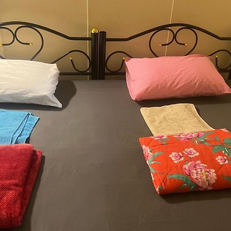 W District Hostel Бангкок Экстерьер фото